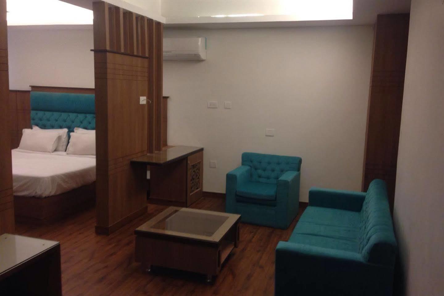 Hotel Classic Residency Kalka Exterior photo